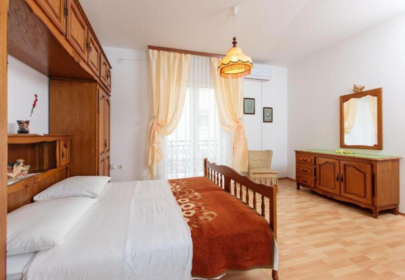 Apartment Knez 1 - 50 M From Beach Podstrana Ngoại thất bức ảnh