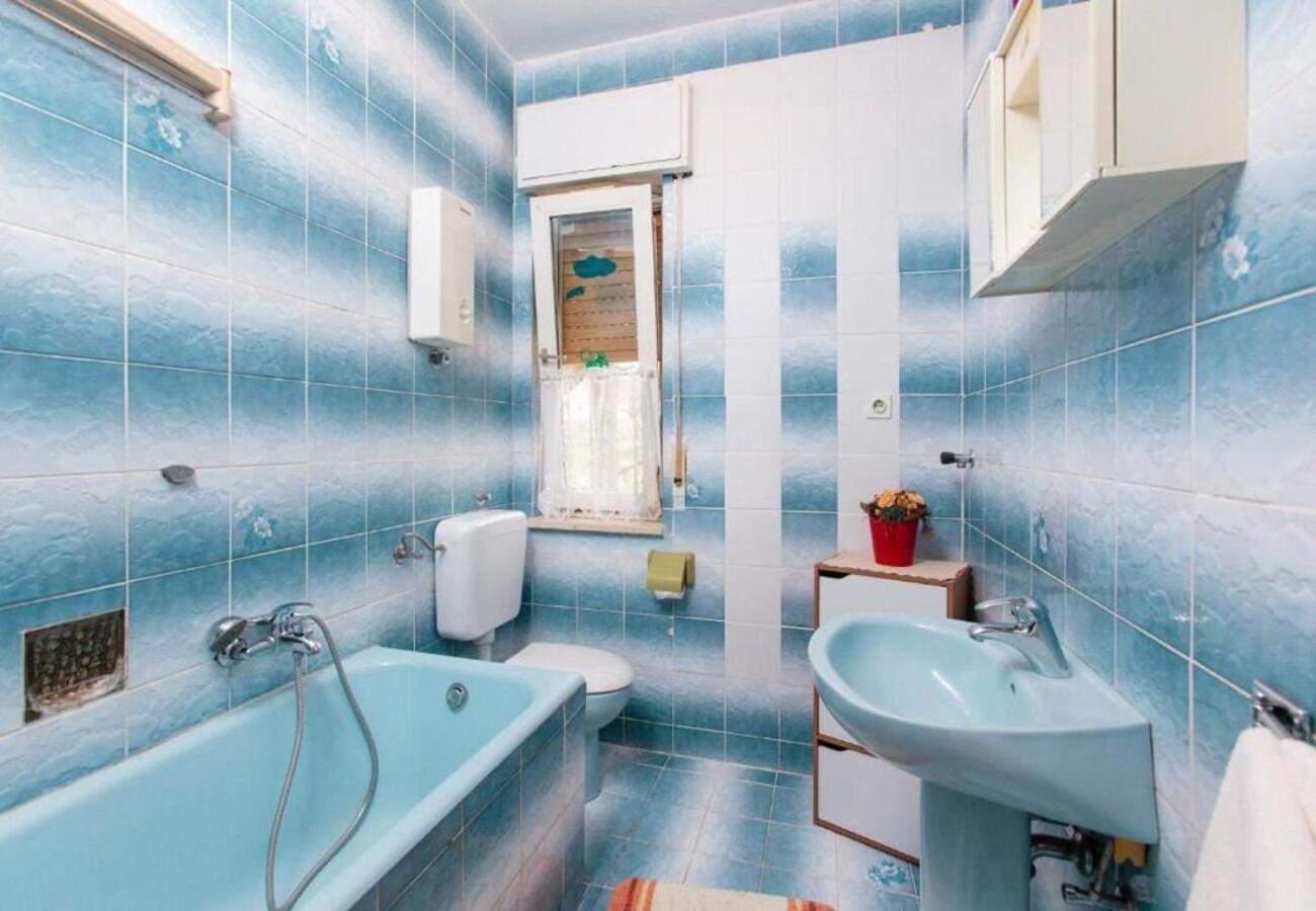 Apartment Knez 1 - 50 M From Beach Podstrana Ngoại thất bức ảnh