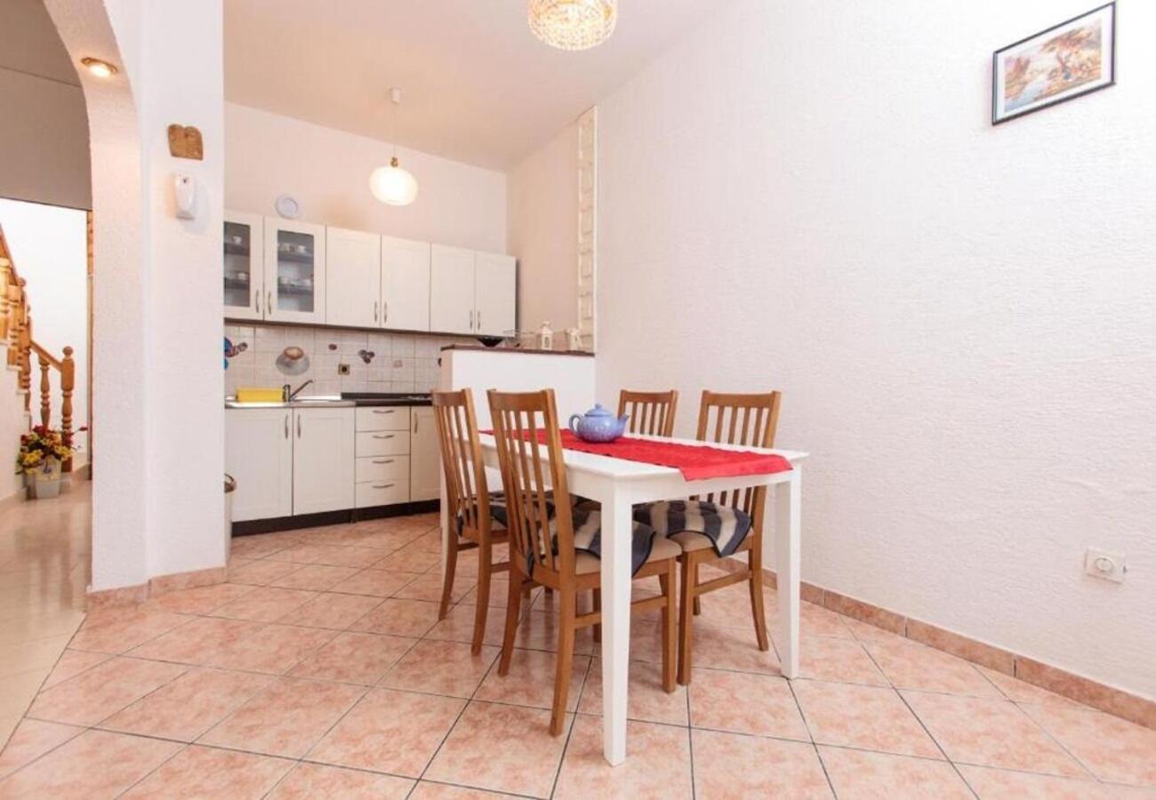 Apartment Knez 1 - 50 M From Beach Podstrana Ngoại thất bức ảnh